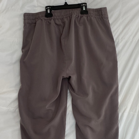 Guess Joggers with beaded detailing - Size M - Picture 4 of 5